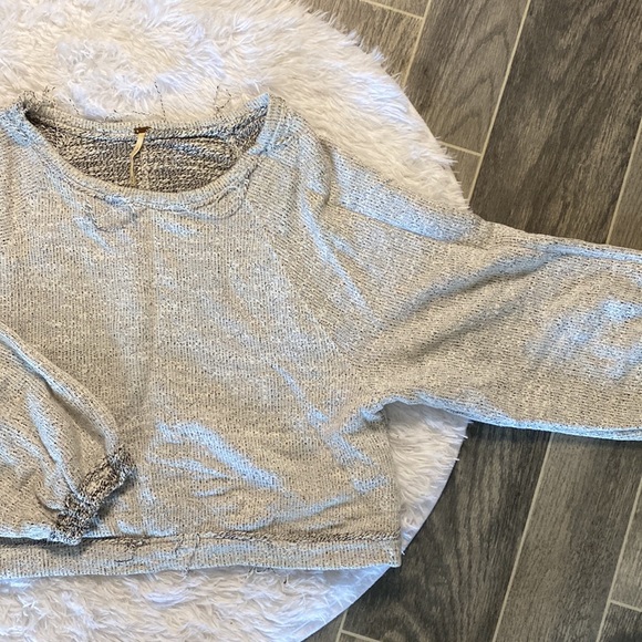 Free People Cropped Distressed Heather Grey Balloon Sleeve Sweater - Picture 3 of 9